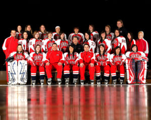 cstj_nouvelle_1213_finduhockeyfeminin L'équipe de hockey féminin du Cégep de Saint-Jérôme accroche à regret ses patins