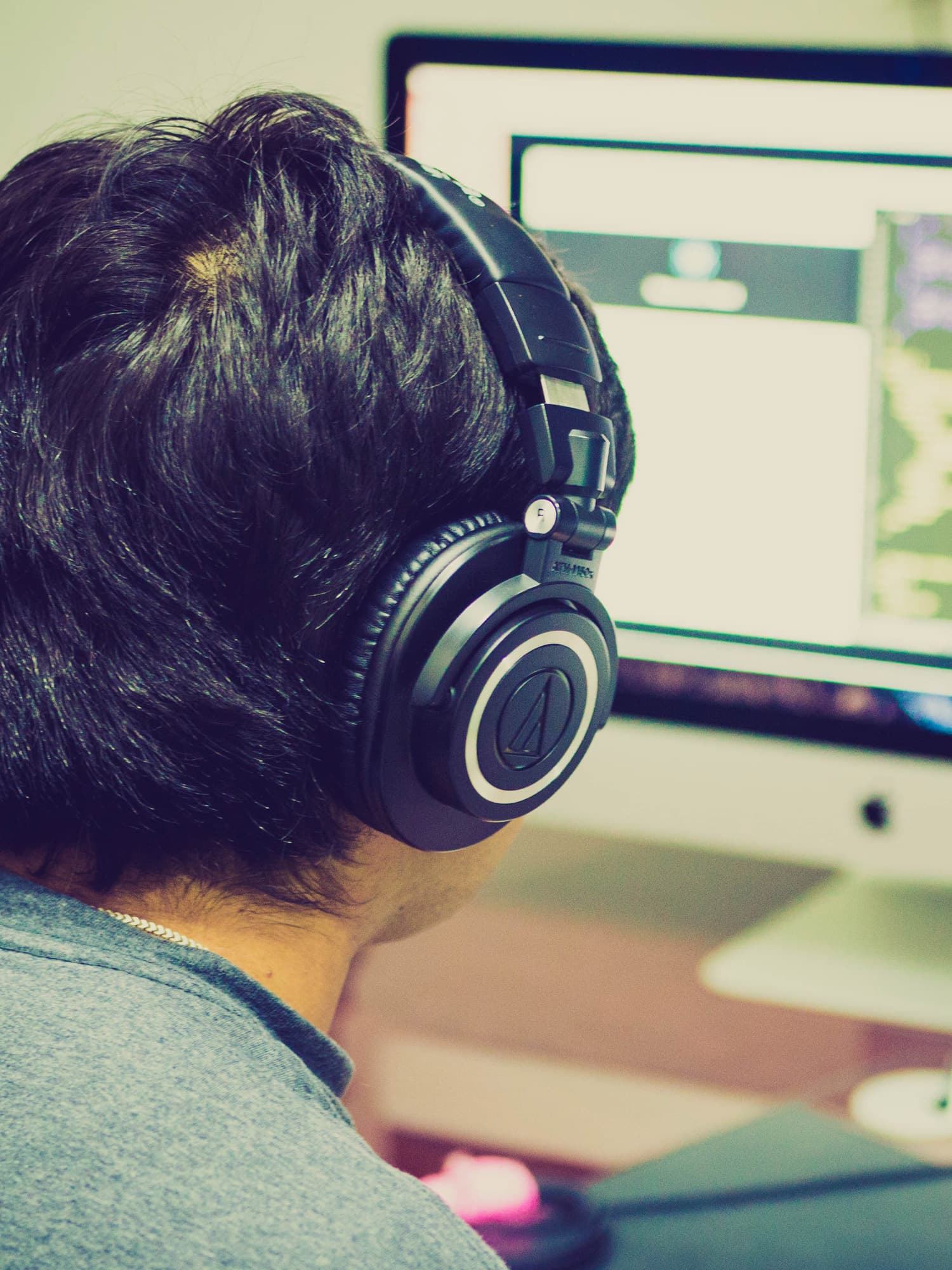 adult-apple-device-business-code-340152